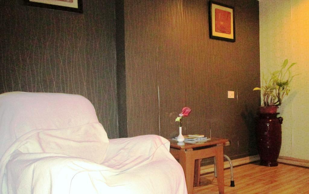 Indismart Hotel Calcutta Exteriör bild