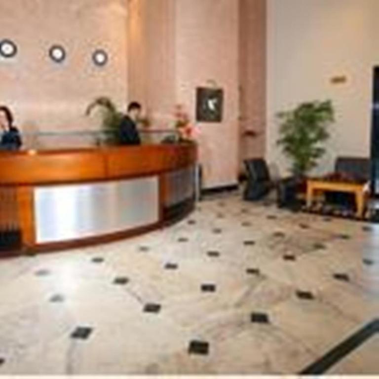 Indismart Hotel Calcutta Exteriör bild