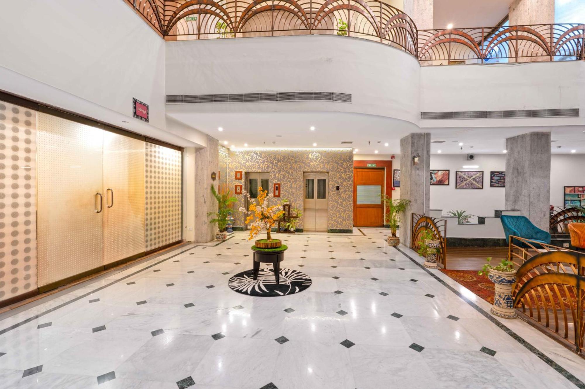 Indismart Hotel Calcutta Exteriör bild