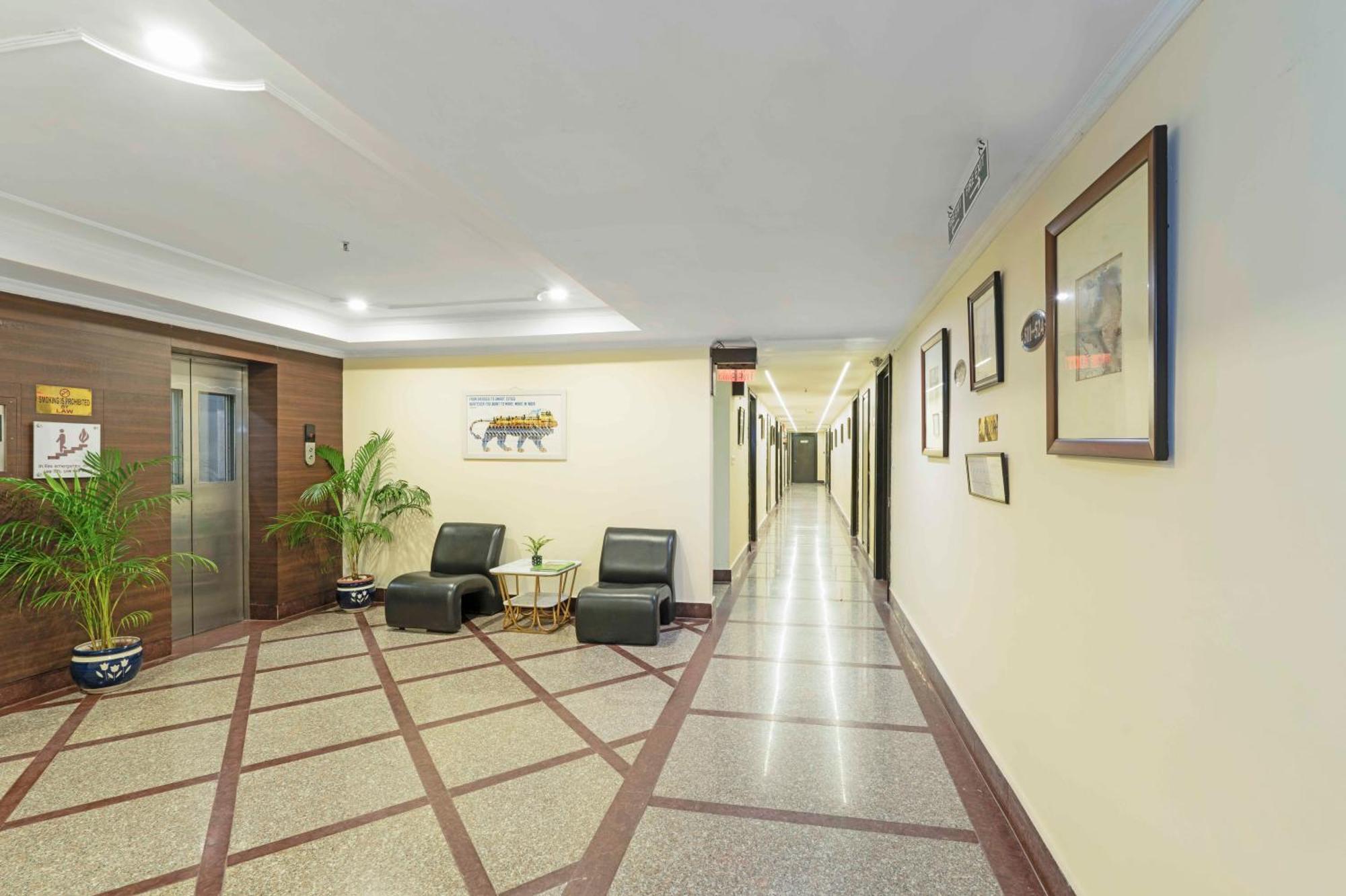 Indismart Hotel Calcutta Exteriör bild