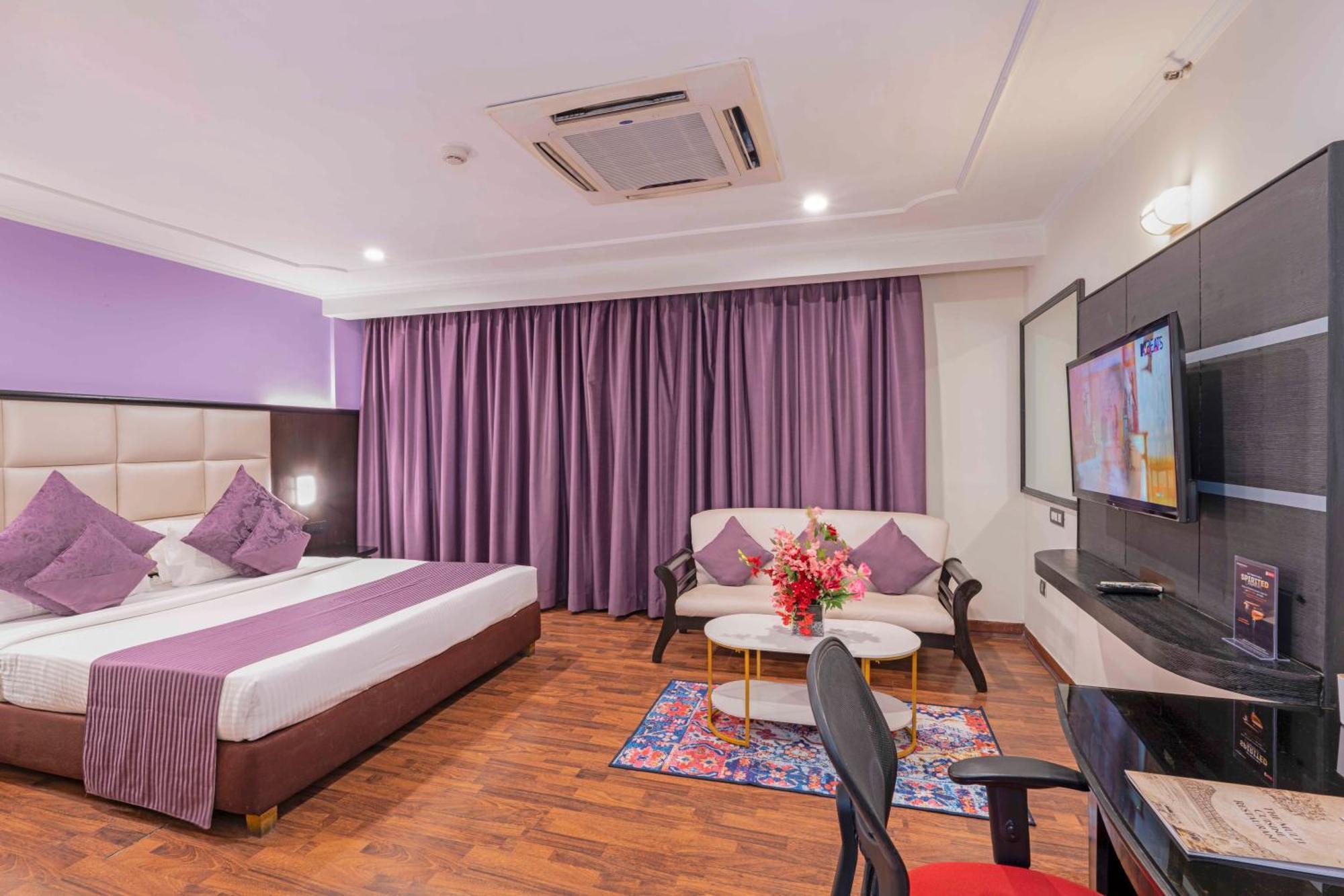 Indismart Hotel Calcutta Exteriör bild
