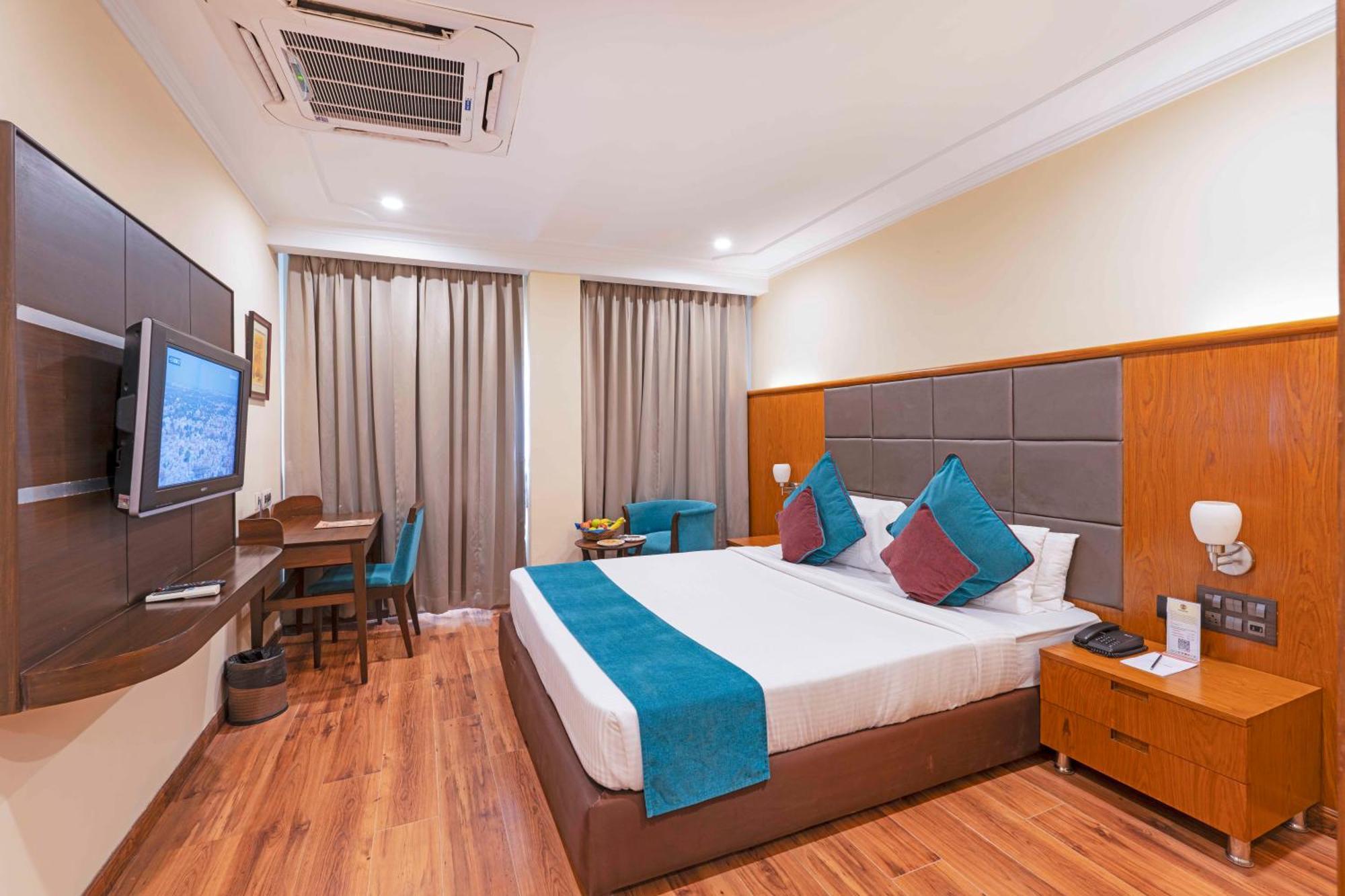 Indismart Hotel Calcutta Exteriör bild
