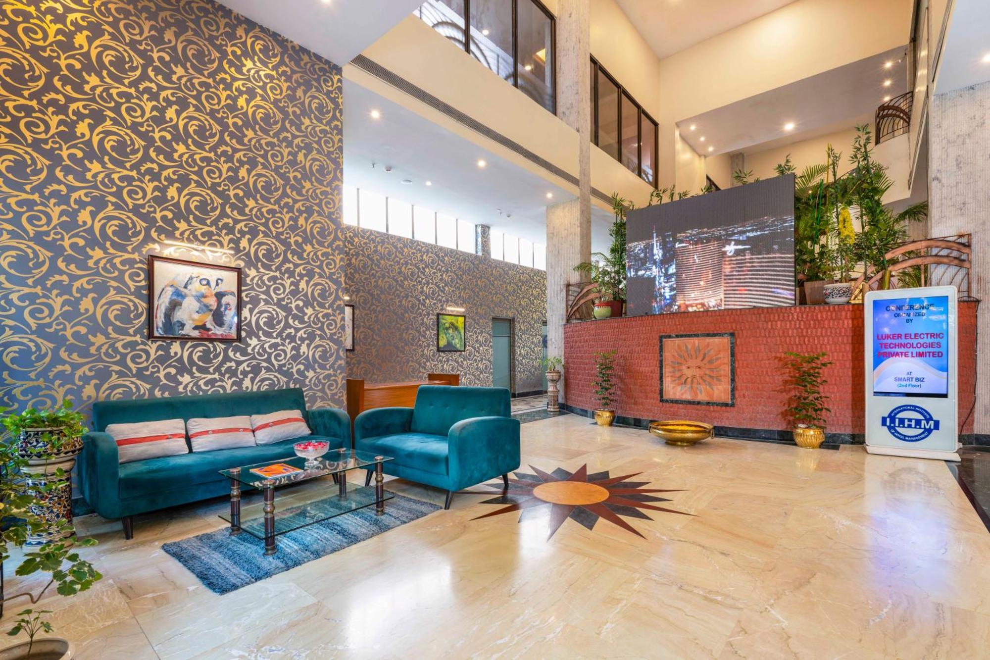 Indismart Hotel Calcutta Exteriör bild