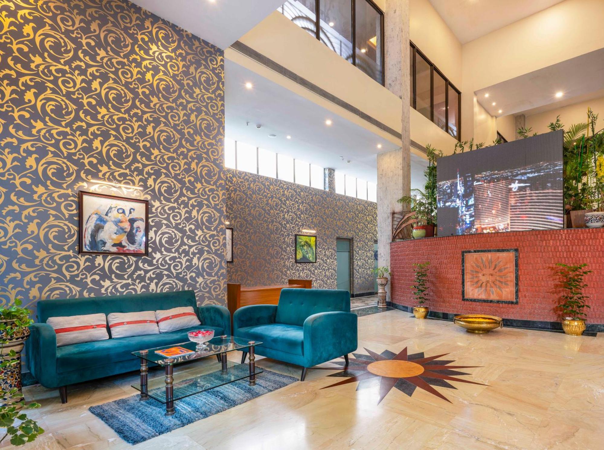 Indismart Hotel Calcutta Exteriör bild