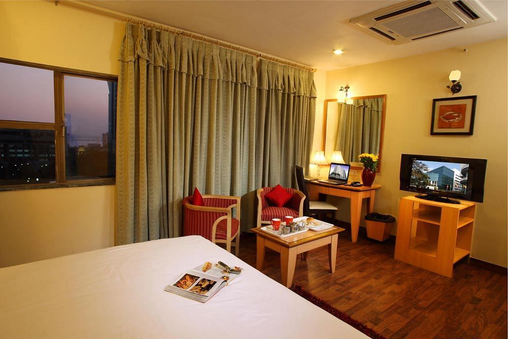 Indismart Hotel Calcutta Exteriör bild